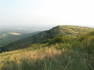 Pohľad na juh z vrcholu Sár hegy. 